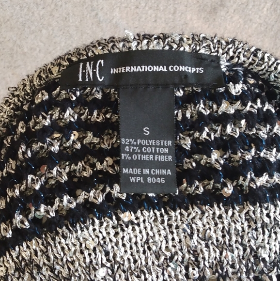 Sweater - Picture 4 of 4